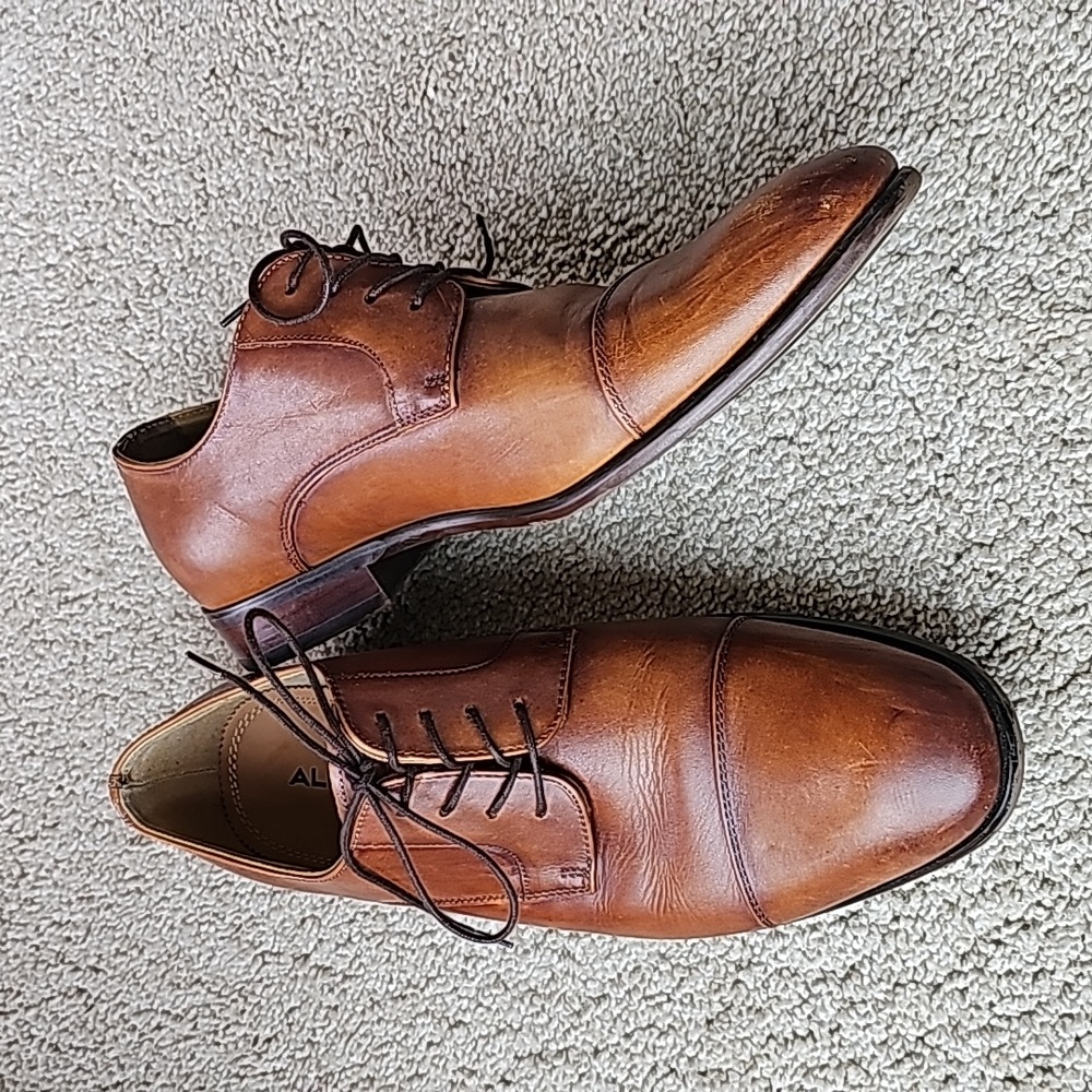 Aldo men's brown Oxford, size 10